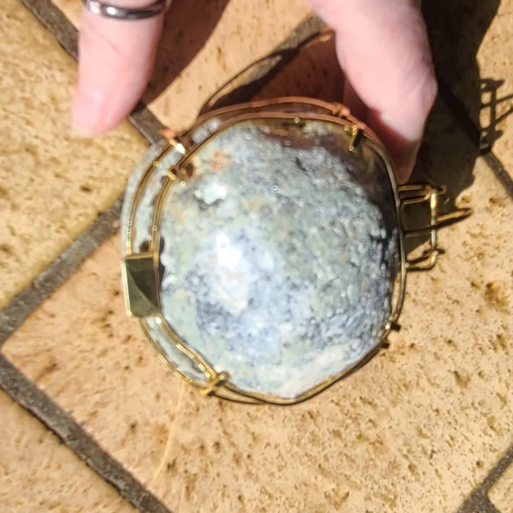 LAST ONE!! Baby blue Crystal Geode trinket box 7" diameter Brass findings - Picture 4 of 6